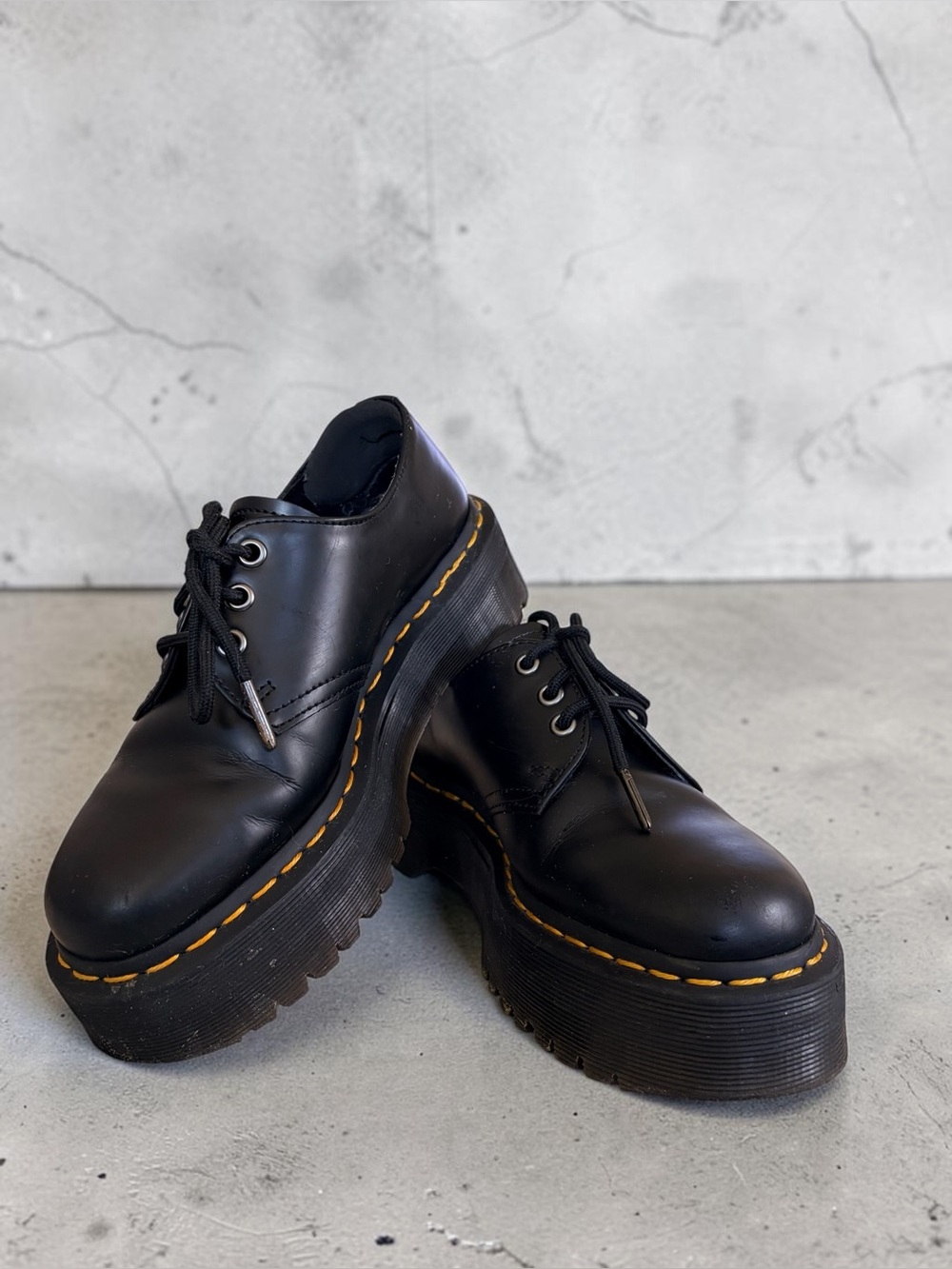 Dr. Martens Men's 5 women's 6 1461 platform leather oxfords.
